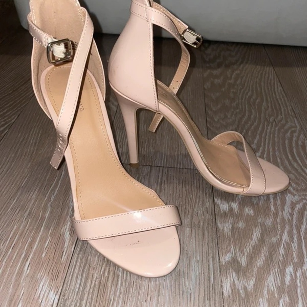 Chic Blush Strappy Heels